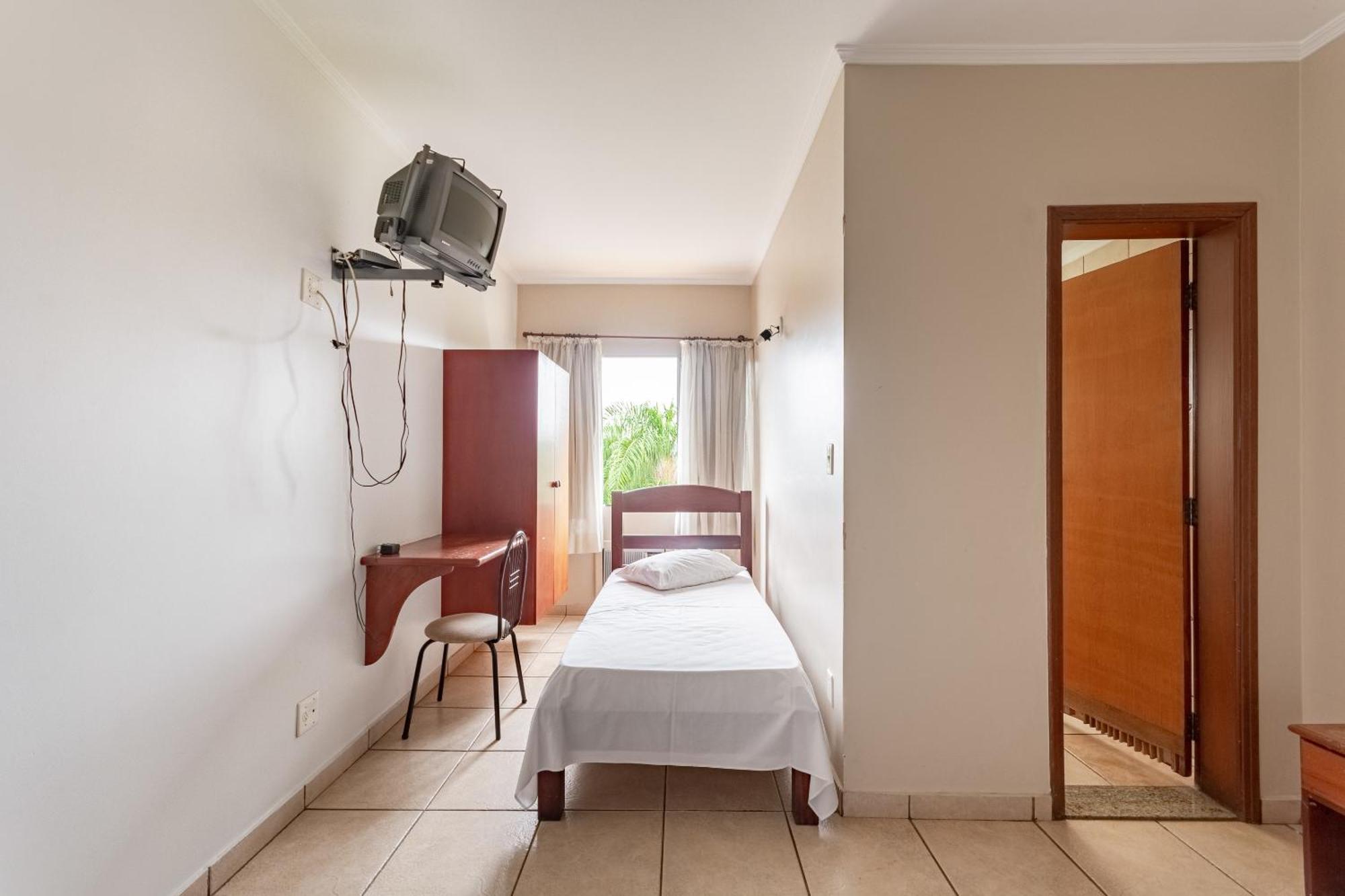 Oyo Hotel Vila Rica, ريبيراو بريتو المظهر الخارجي الصورة